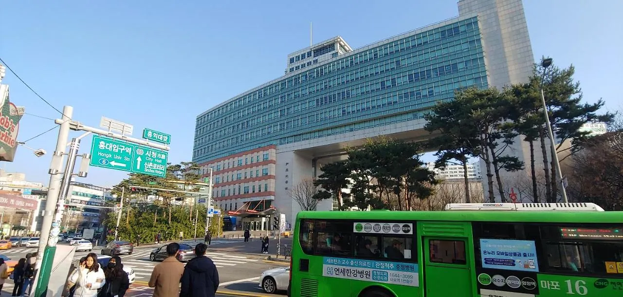 I-One Guesthouse In Hongdae, 아이원 원룸텔 Seoul