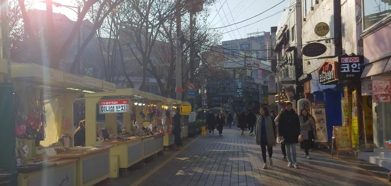 I-One Guesthouse In Hongdae, 아이원 원룸텔 Seul 0*,