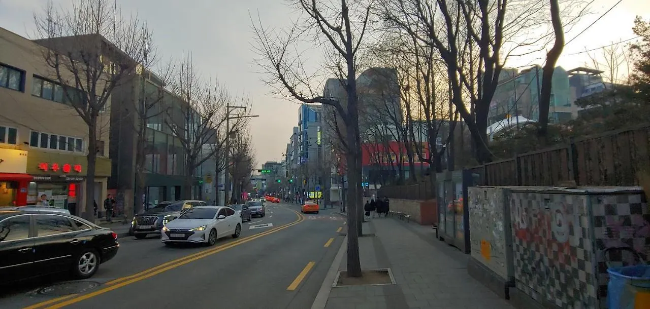 I-One Guesthouse In Hongdae, 아이원 원룸텔 Seoul