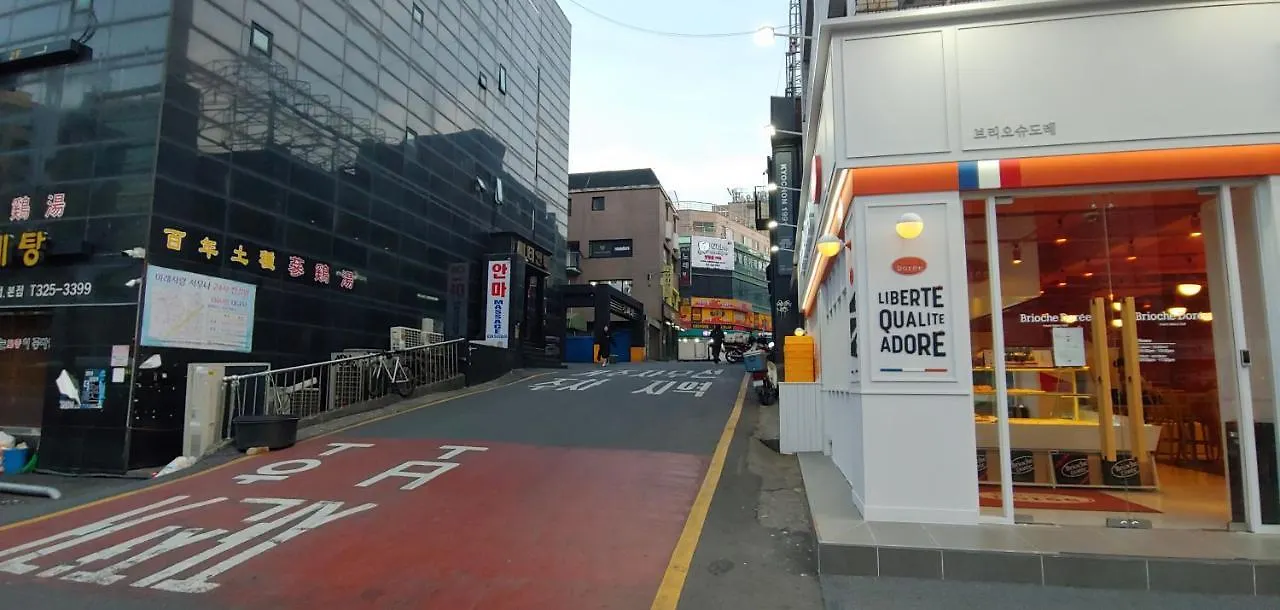 I-One Guesthouse In Hongdae, 아이원 원룸텔 Seul