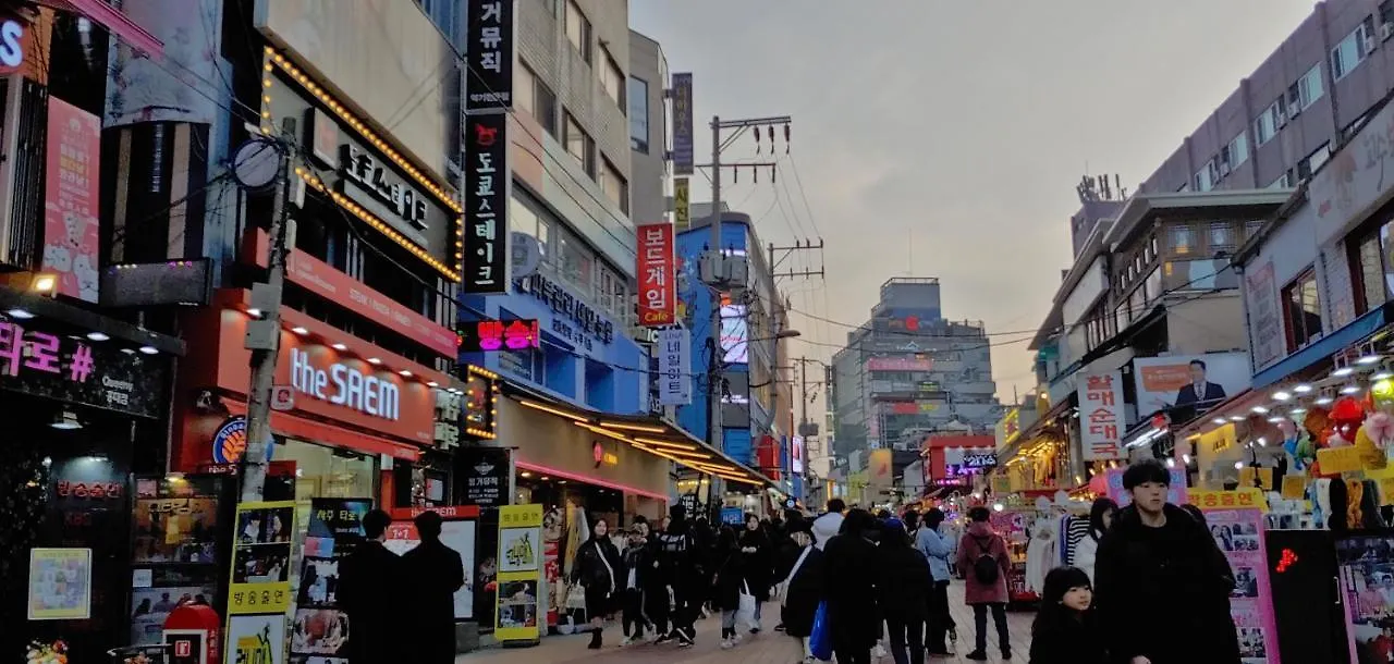 I-One Guesthouse In Hongdae, 아이원 원룸텔 Seoul South Korea